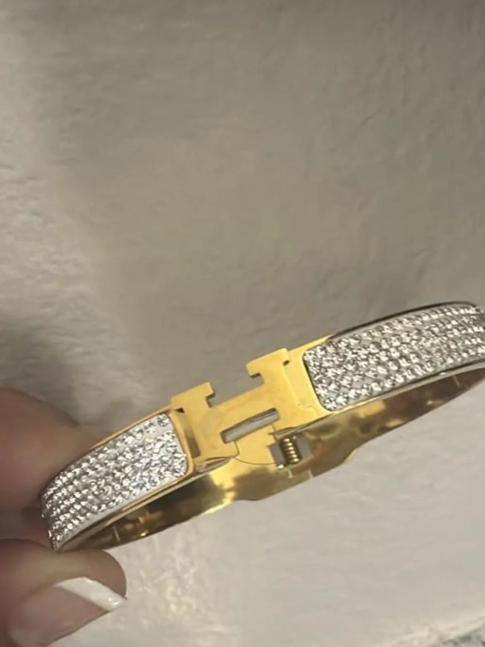 N/A elegant gold
